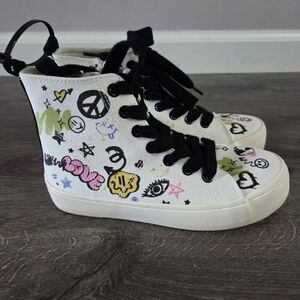 Girls graphic high top shoes size 1 by Art Class NWT